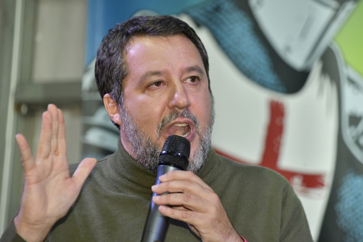 Salvini “No allo Ius Italie, sì a linea dura sui migranti” Salvini “No allo Ius Italie, sì a linea dura sui migranti”