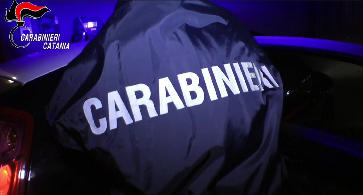 Furti d’auto ed estorsioni nel catanese, 12 misure cautelari Furti d’auto ed estorsioni nel catanese, 12 misure cautelari