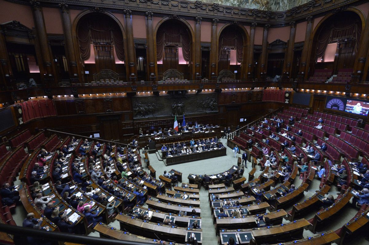 Manovra, dalla Camera via libera alla fiducia con 211 sì Manovra, dalla Camera via libera alla fiducia con 211 sì