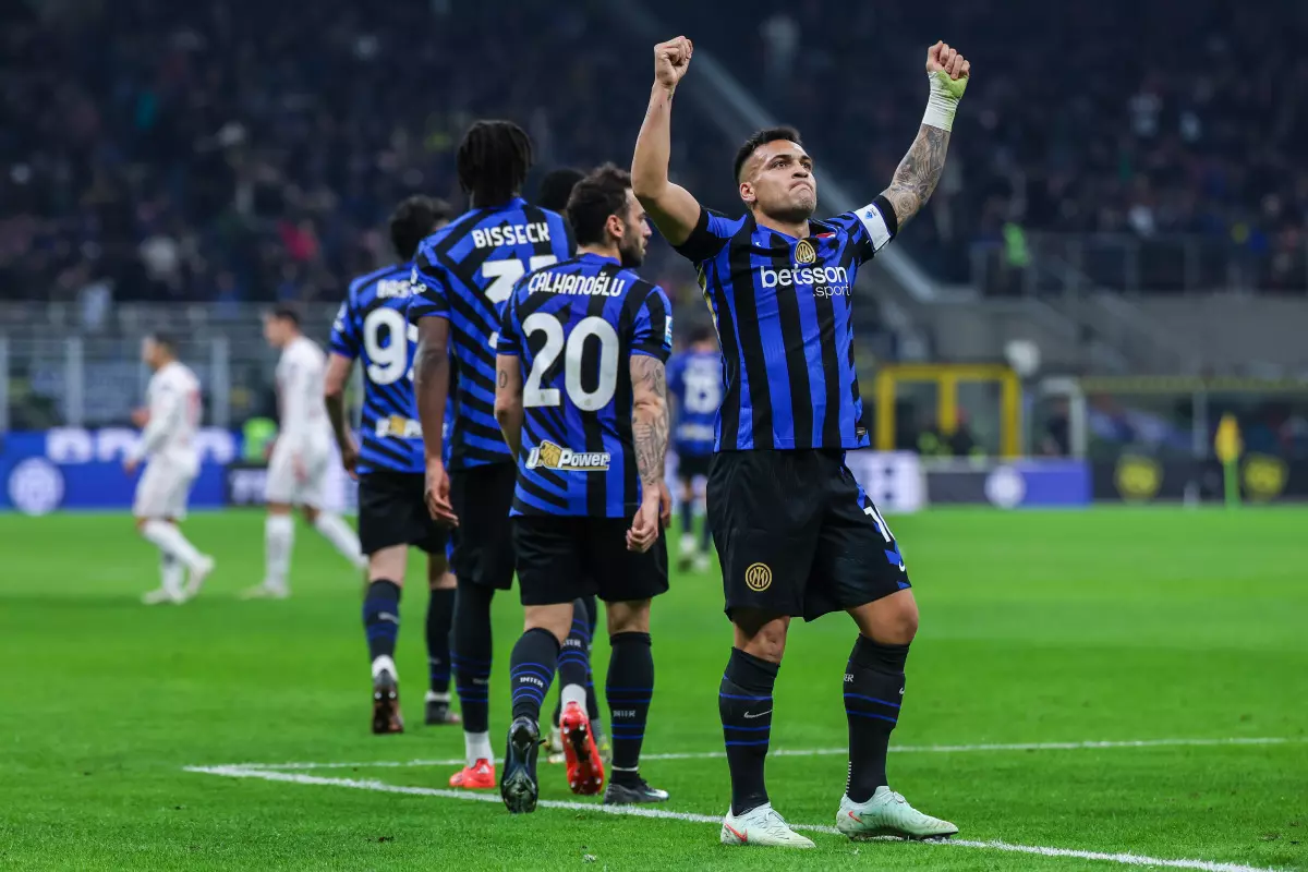 Il Monza sogna e poi crolla a San Siro, l’Inter vince 3-2 Il Monza sogna e poi crolla a San Siro, l’Inter vince 3-2