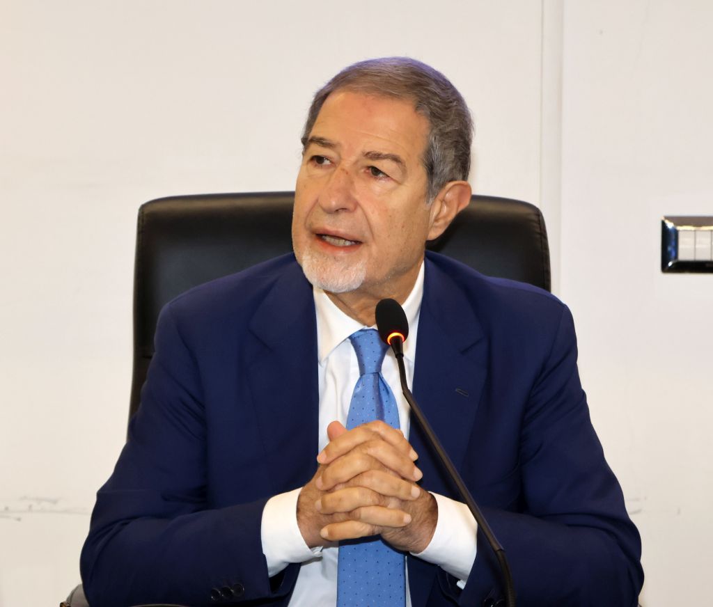 Campi Flegrei, Musumeci firma lo stato di mobilitazione Campi Flegrei, Musumeci firma lo stato di mobilitazione
