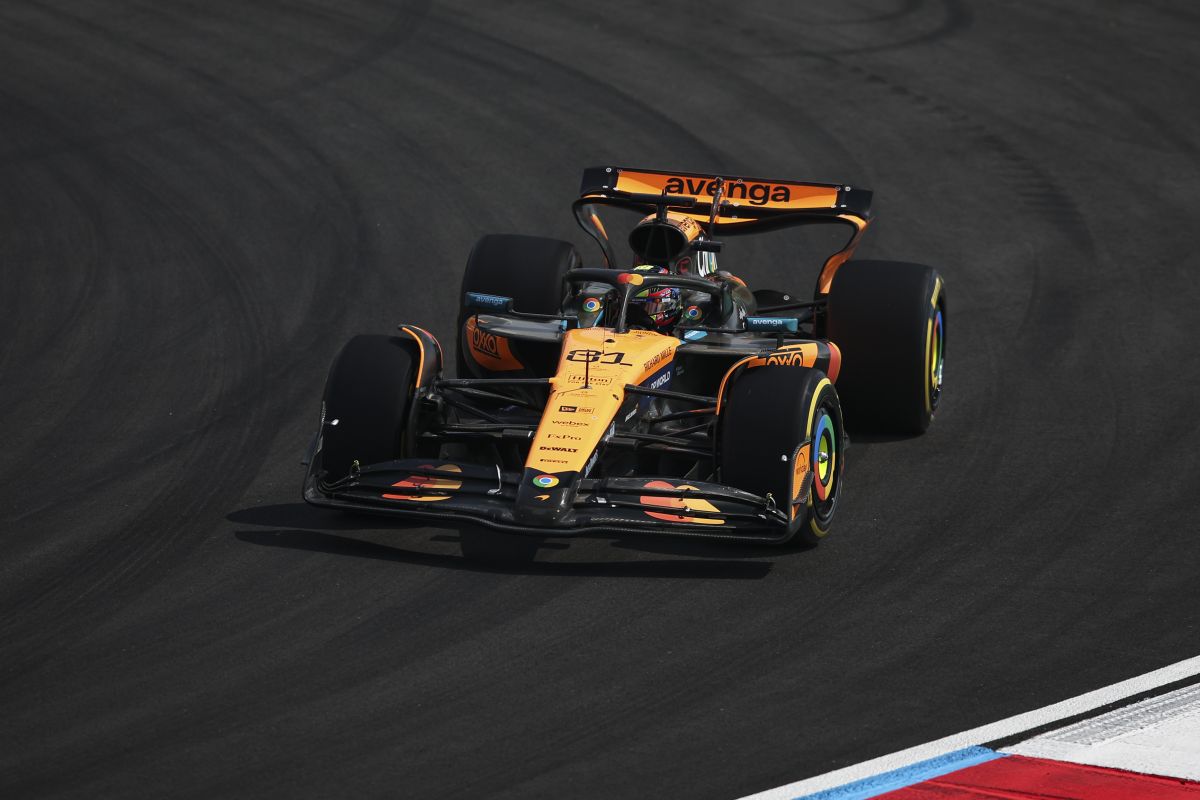 Piastri in pole position a Shanghai, Hamilton 5° e Leclerc 6° Piastri in pole position a Shanghai, Hamilton 5° e Leclerc 6°