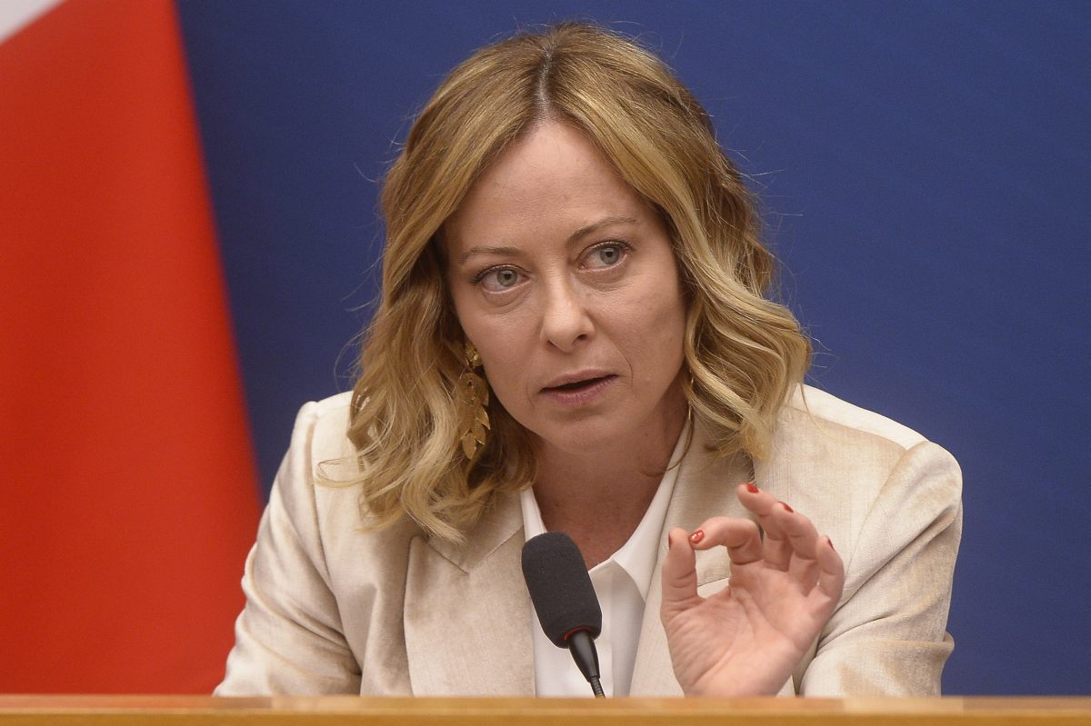 Dazi, Meloni annulla impegni per concentrarsi su azioni da intraprendere Dazi, Meloni annulla impegni per concentrarsi su azioni da intraprendere