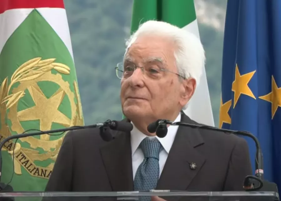 Mattarella “Con le guerre ritornano ombre di periodi oscuri del passato”