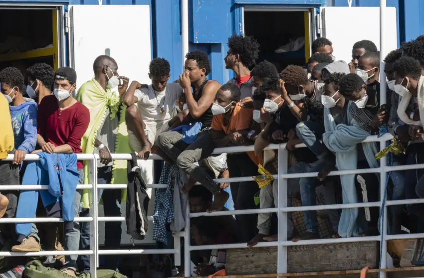 Immigrazione, a luglio arrivi via mare in calo