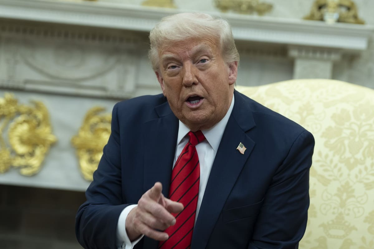 Trump “Valuto causa contro presidente Fed Powell”