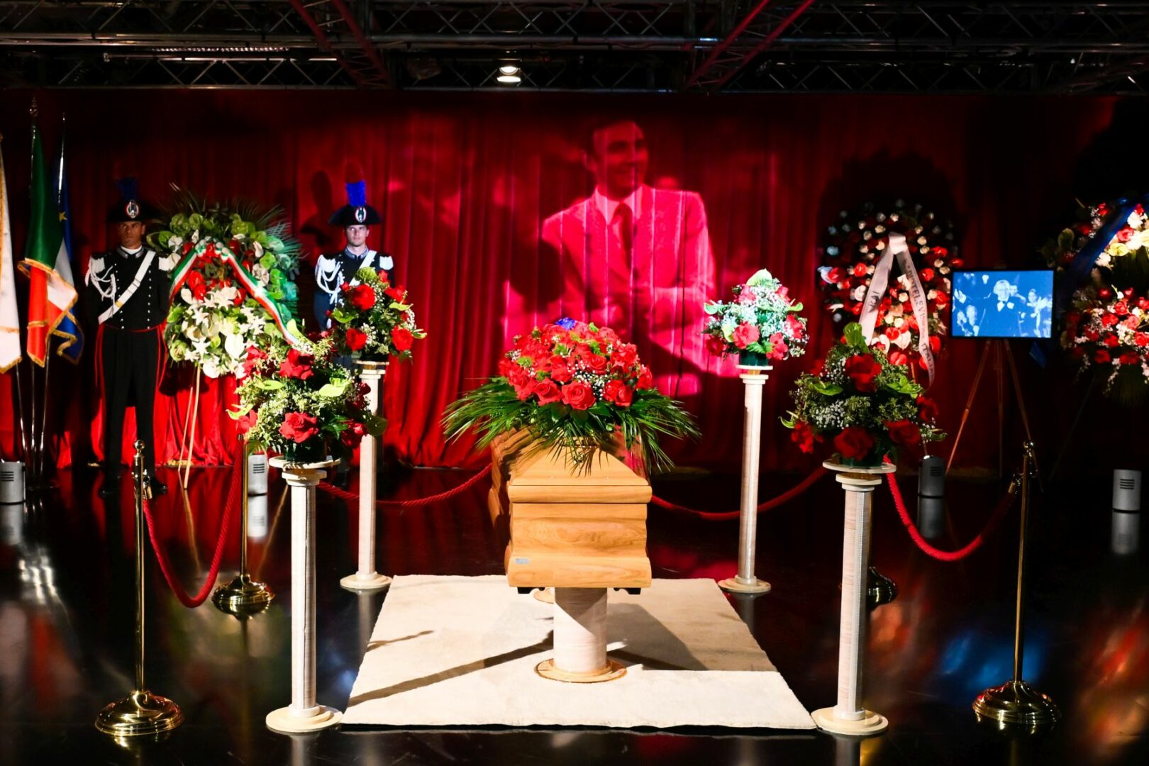 Addio a Pippo Baudo, oggi la camera ardente a Roma