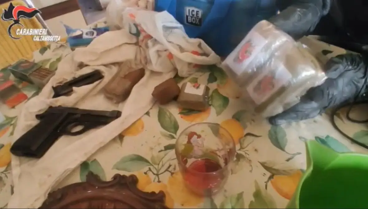 Traffico di droga tra il Nord Italia e Gela, 15 arresti nel nisseno