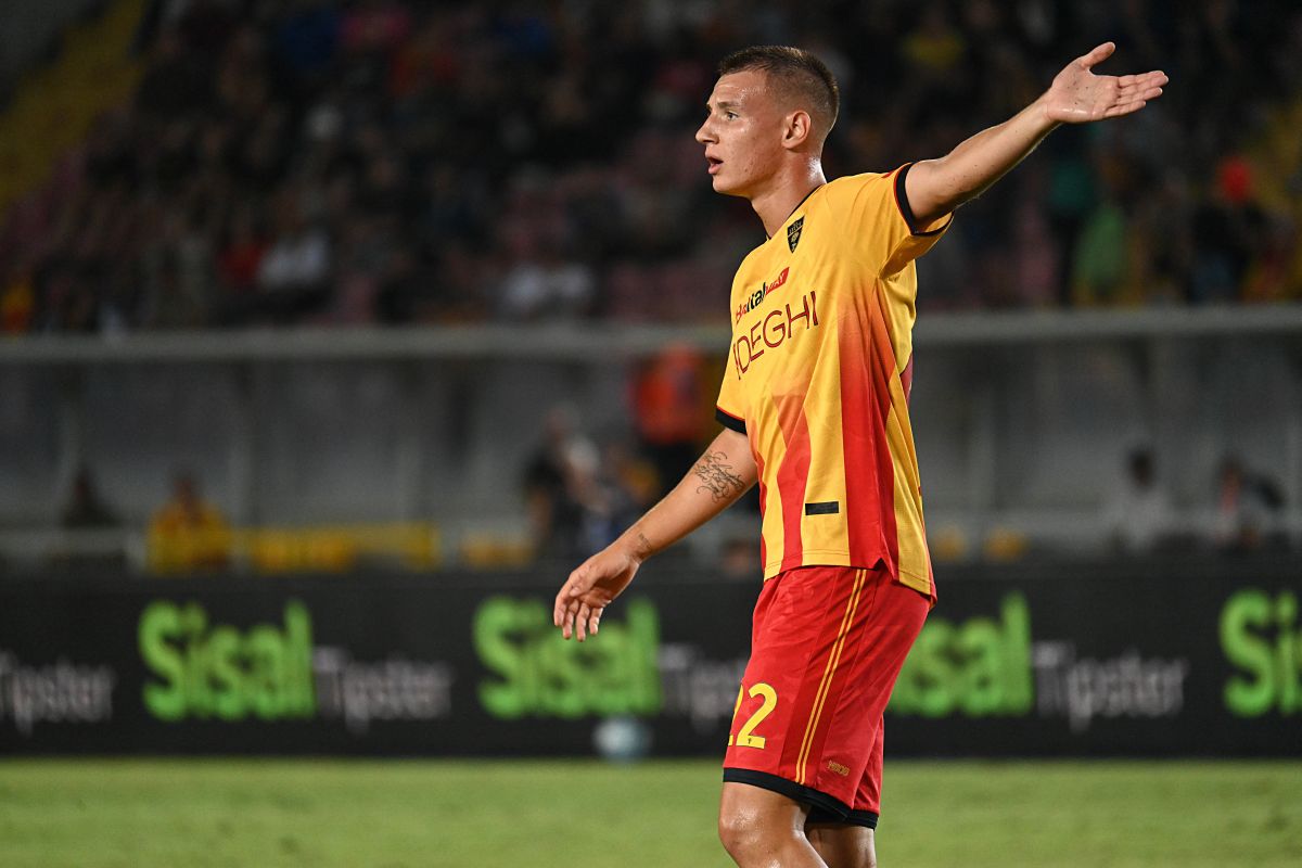 Prima gioia Camarda, il Lecce aggancia il Bologna in extremis