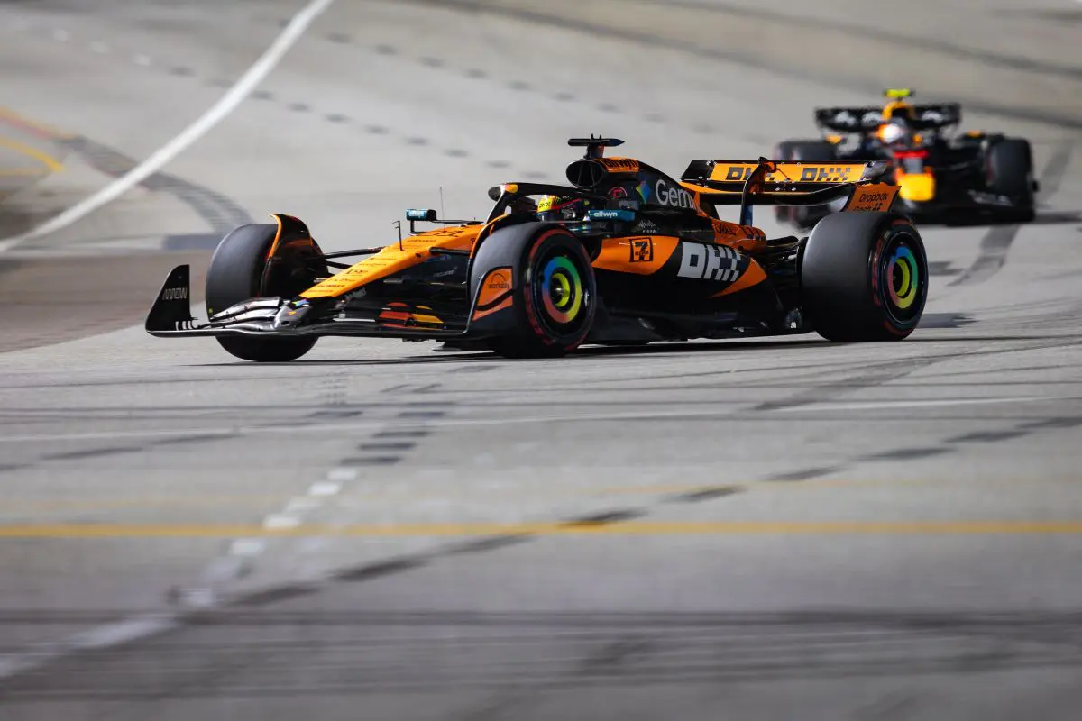 Piastri guida il venerdì di Singapore, Leclerc evita penalità