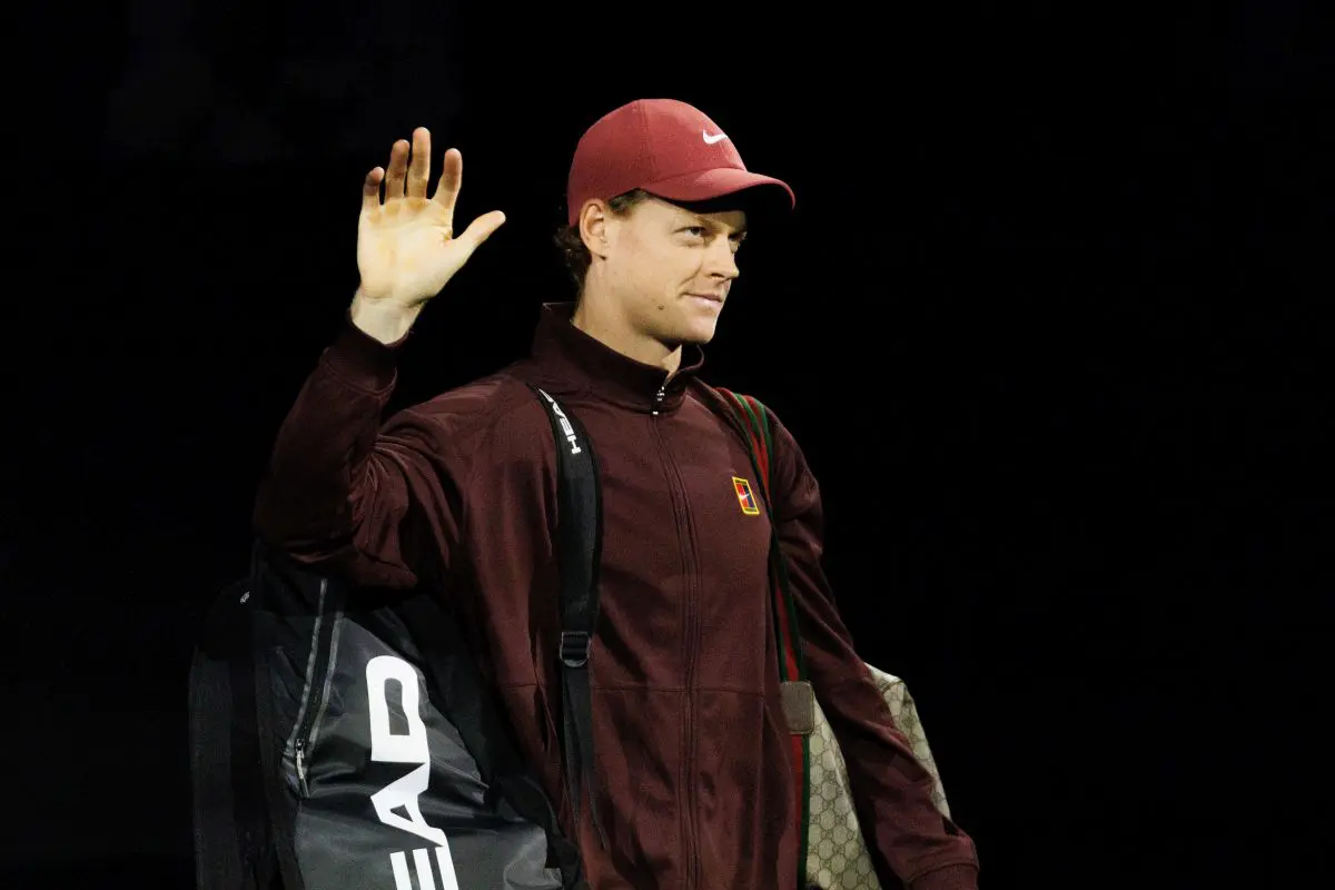 Sinner ai quarti a Parigi, Sonego si arrende a Medvedev