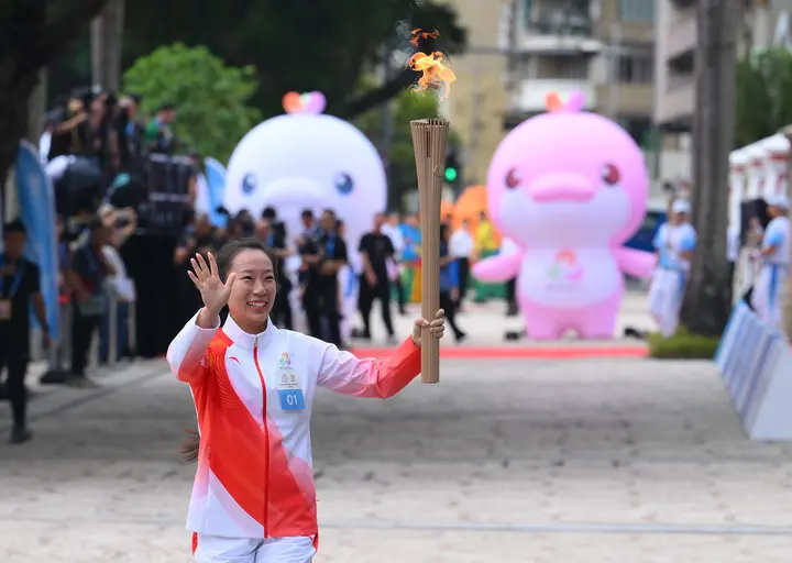 Cina, prima staffetta transfrontaliera della torcia per i Giochi Nazionali