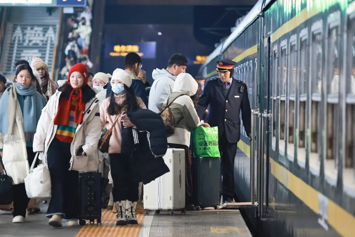 Cina, aumentano i viaggi interregionali di passeggeri, + 3,5%