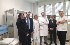 A 52 anni dal diploma si ritrovano e donano tremila euro per i bambini ricoverati al Policlinico di Modena