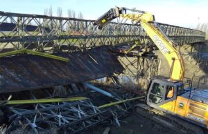 In corso la demolizione del vecchio Ponte dell’Uccellino tra Modena e Soliera