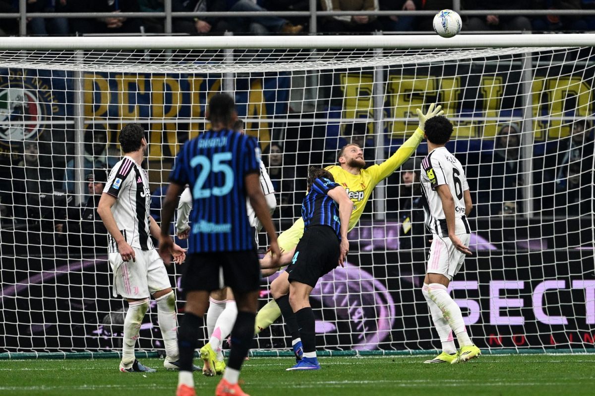 L’Inter piega 3-2 la Juve e prova la fuga in vetta