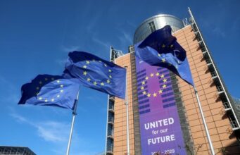 Cina, imprese pronte ad aumentare investimenti in Ue nonostante ostacoli normativi