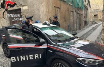 Tratta di esseri umani, catturato a Sassari latitante nascosto in un armadio