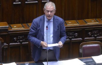 Sbloccato il Dpcm Automotive, Urso “Sostegno per la transizione industriale”
