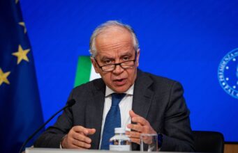 Piantedosi, “L’Ia supporterà la sicurezza, no al poliziotto automatizzato”